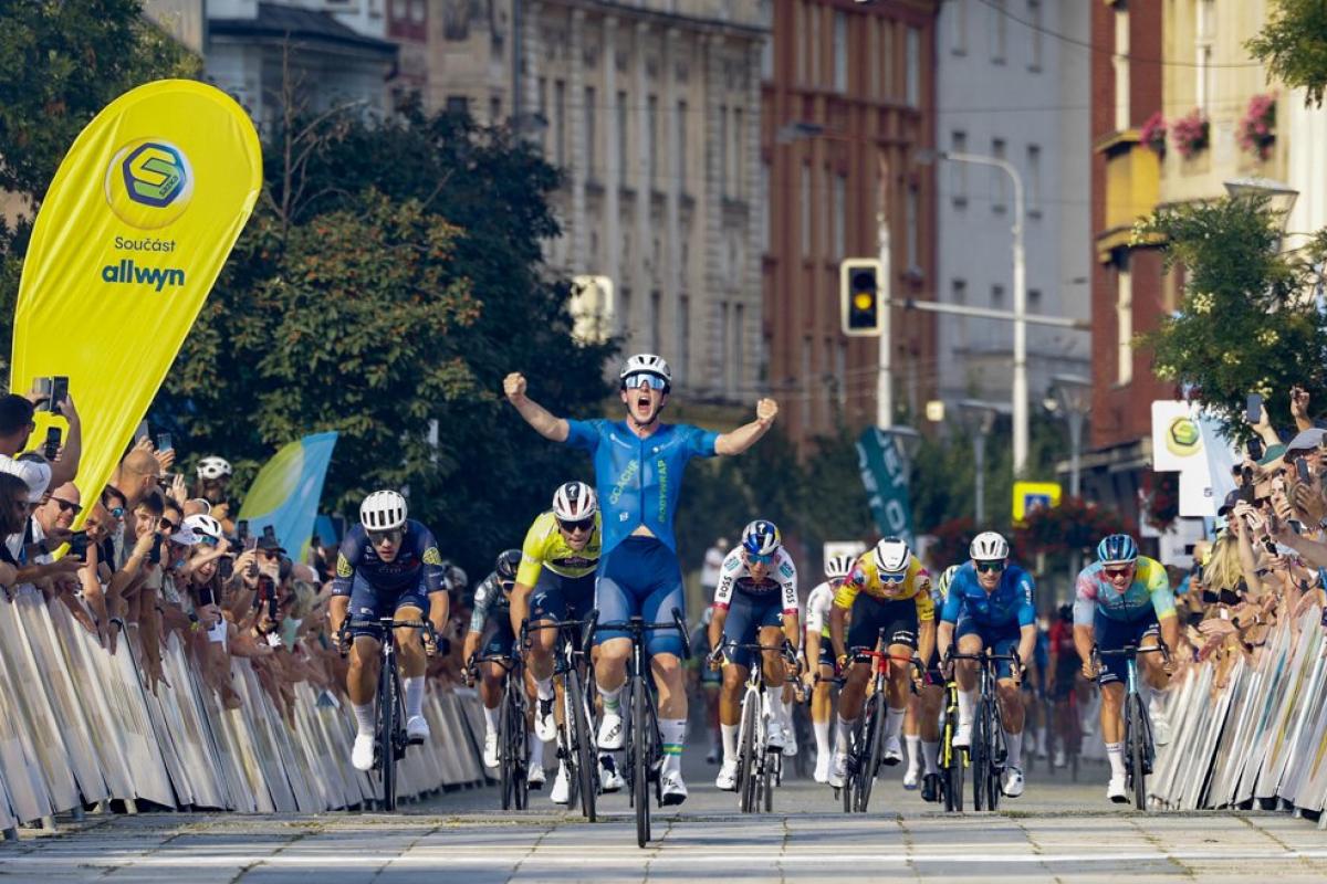 Liam Walsh s'impose au sprint sur la troisième étape du Tour de Tchéquie, Junior Lecerf reste leader - L'Équipe
