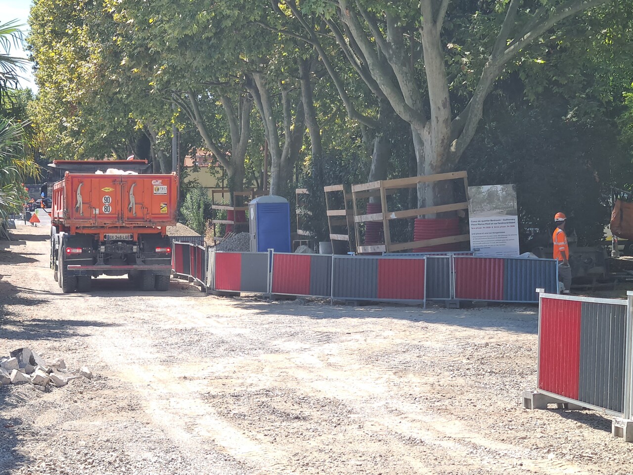 Cette place au cœur d'un quartier calme de Toulouse va se transformer "en lieu de vie", les travaux ont débuté