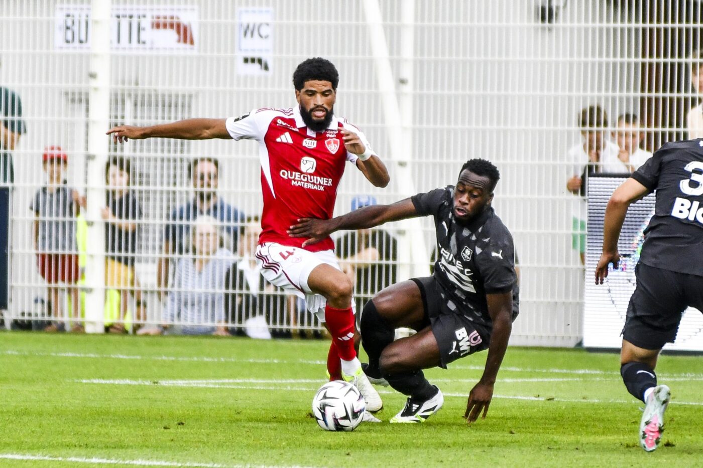Rennes grille la priorité à Nice pour un milieu de terrain - France - Stade rennais