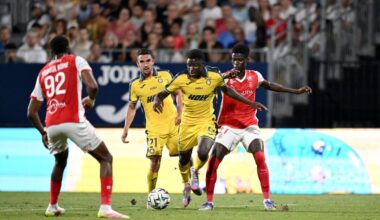 Pau s'impose face à Reims et se place en tant que dauphin de Saint-Étienne - Ligue 2 - J3 - Pau-Reims (2-0)