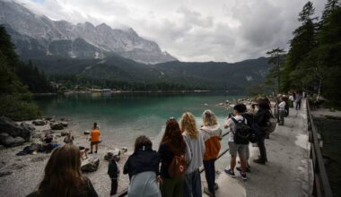 Bus pleins, parkings complets, route embouteillée: la "Caraïbe de Bavière" en Allemagne à son tour gagnée par le surtourisme