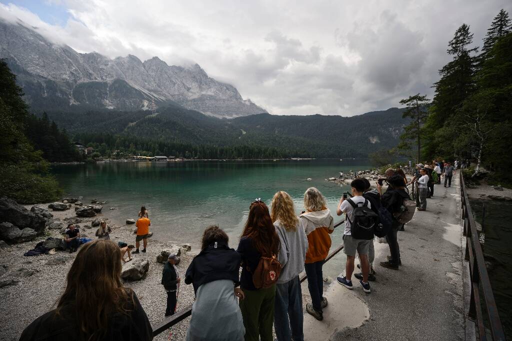 Bus pleins, parkings complets, route embouteillée: la "Caraïbe de Bavière" en Allemagne à son tour gagnée par le surtourisme