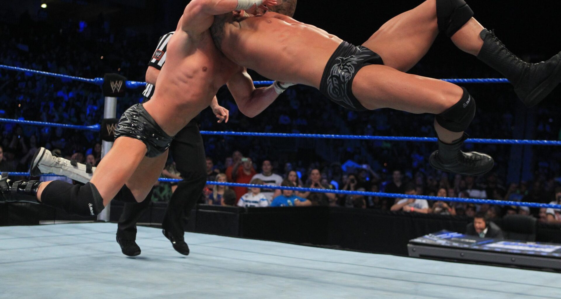 WWE SmackDown Lyon : les stars du catch de retour à l'Arena de Décines vendredi !
