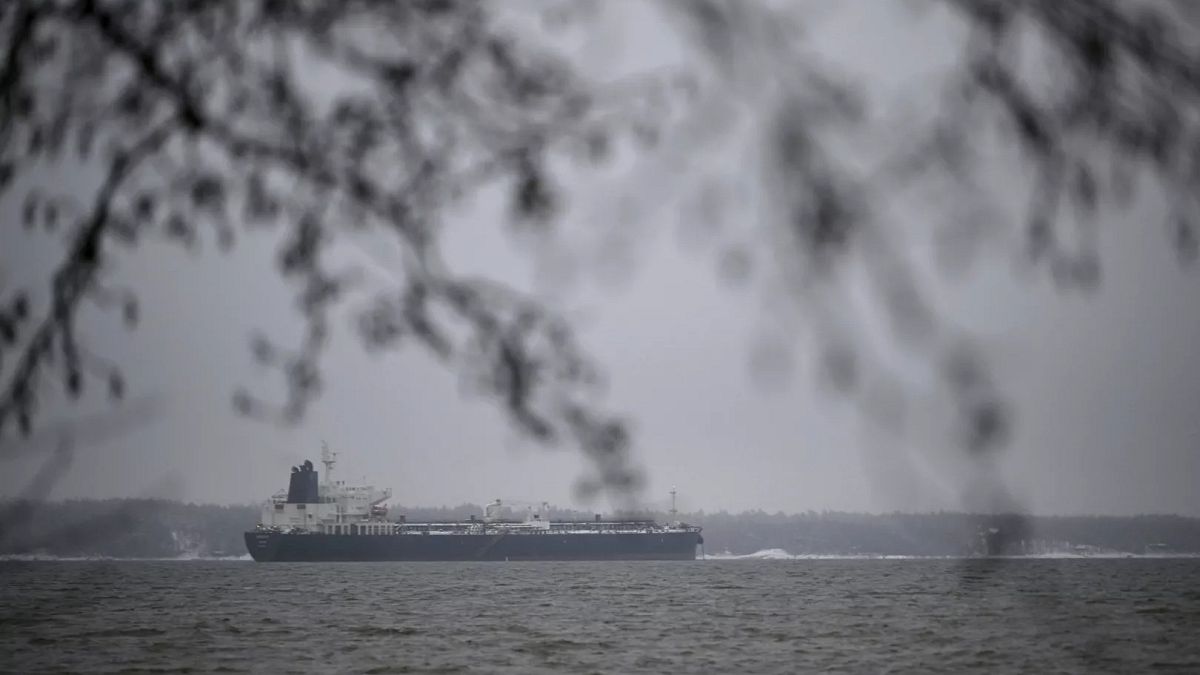 La Finlande inculpe les officiers du navire Eagle S, lié à la Russie, qui a endommagé des câbles sous-marins