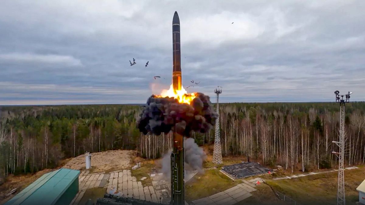Poutine menace l'Ukraine et l'Europe en déployant un missile hypersonique au Bélarus