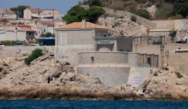 Marseille : un homme d'une trentaine d'années se tue en chutant de la corniche Kennedy en pleine nuit
