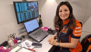 (1/5) Au cœur d'un paddock moto avec Amélie Jourdain, coordinatrice en chef de l'écurie française KTM Tech3