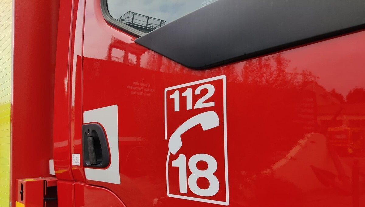 Un incendie ravage plusieurs hectares de végétation dans un champ près de Nantes