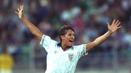 L'attaquant anglais Gary Lineker célèbre son but contre la RFA, en demi-finale de la Coupe du monde, le 4 juillet 1990, à Turin (Italie). (SIMON BRUTY / GETTY IMAGES CLASSIC)