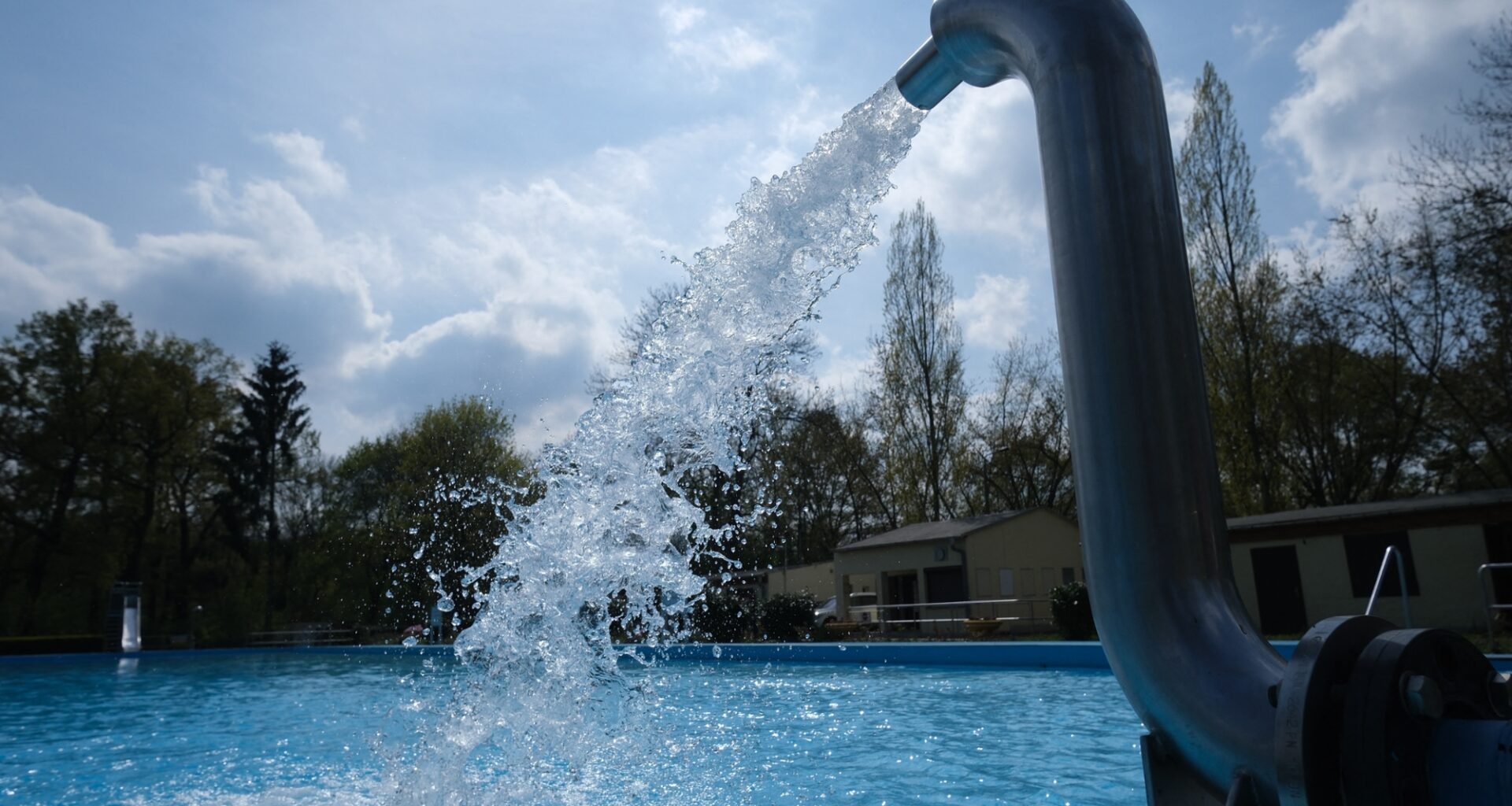où trouve-t-on des piscines en plein air à Paris ?