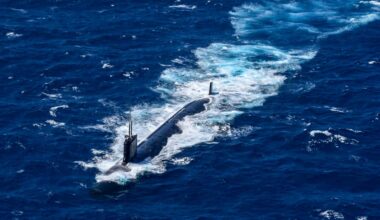 Face à la Russie, « la théorie du fou » de Donald Trump, qui annonce mobiliser deux sous-marins nucléaires
