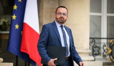 "Au pays de Pasteur, c'est quand même fou..." : le ministre de la Santé remet la pression sur la vaccination des personnels soignants