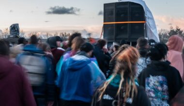 une rave party rassemble plus de 1 200 personnes, des gendarmes pris à partie