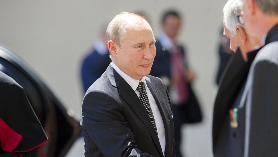 Guerre en Ukraine : la Russie annonce la production du missile hypersonique "Oreshnik", attendu d’ici "la fin de l’année" en réponse aux armes occidentales livrées à Kyiv