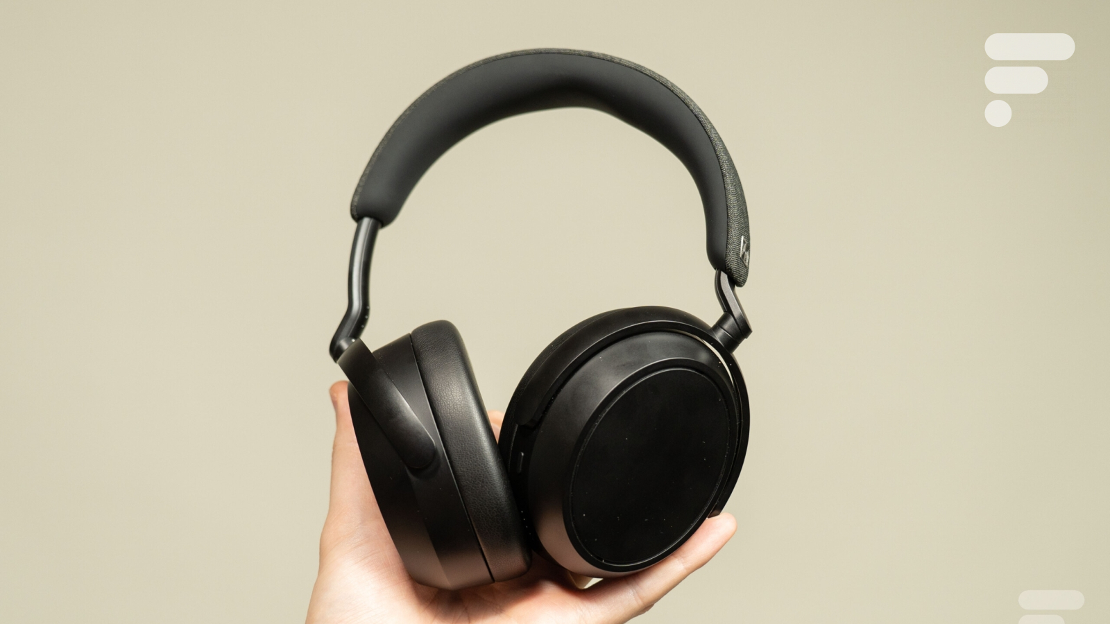 Le Sennheiser Momentum 4 Wireless est à moitié prix, l'occasion d'avoir un excellent casque Bluetooth avec une autonomie de 50h