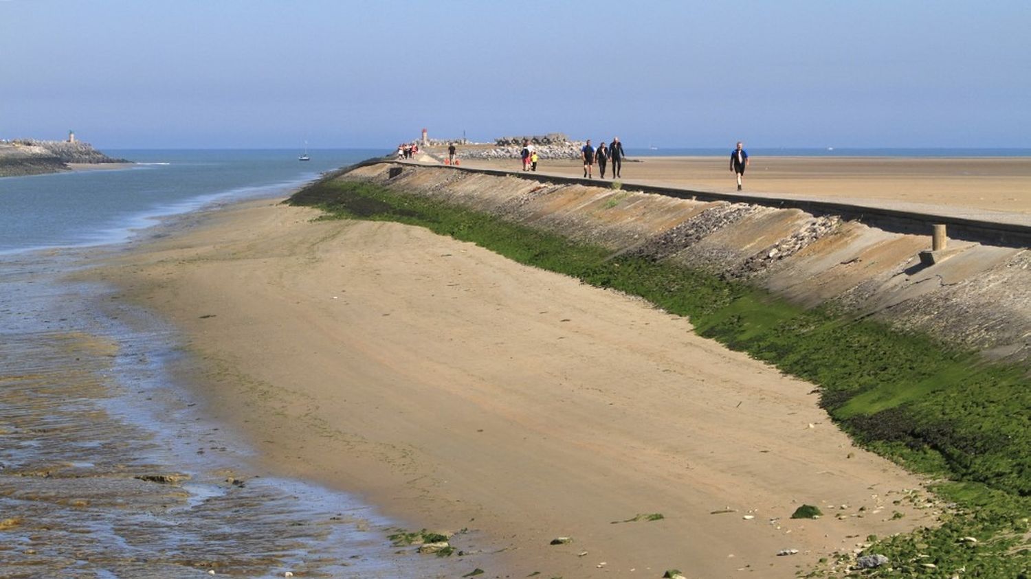 Un enfant a disparu en mer à Gravelines, deux autres ont pu être secourus