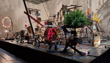 les œuvres de Niki de Saint Phalle et de Jean Tinguely réunies dans une exposition à Paris
