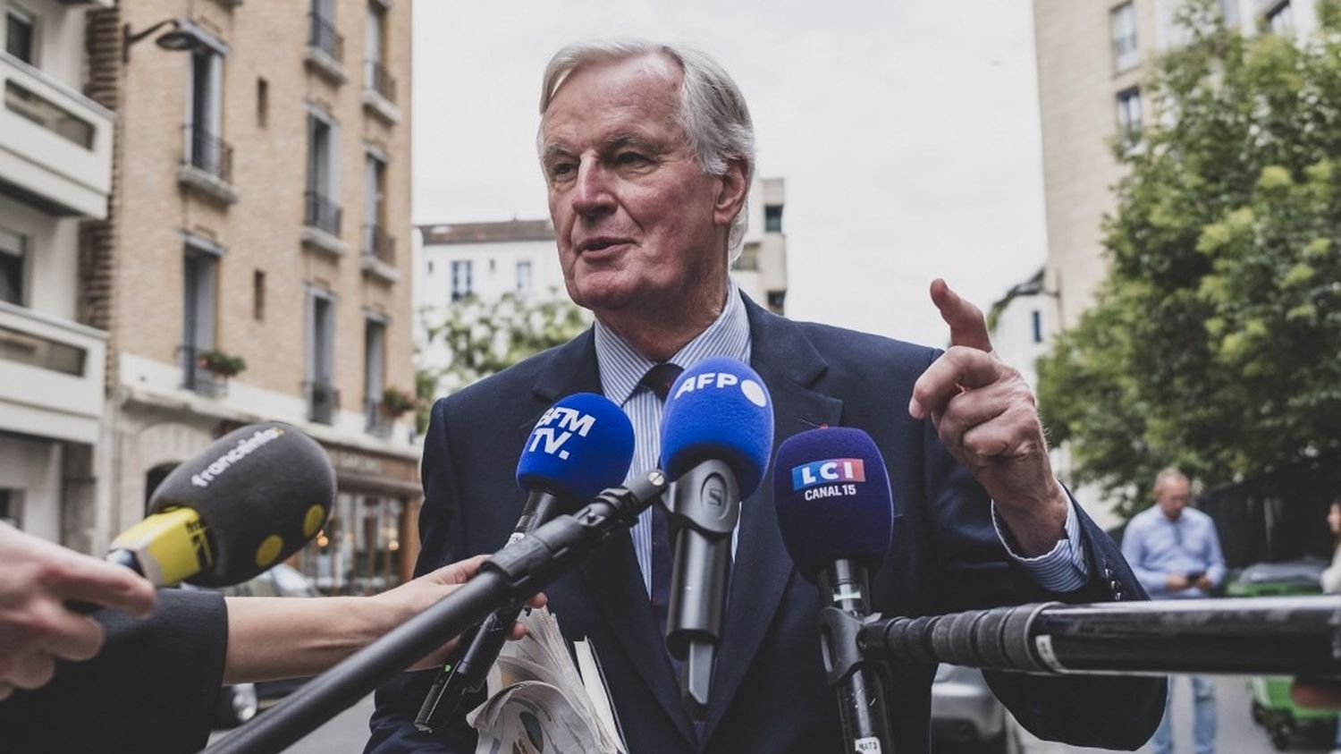 Michel Barnier appelle Rachida Dati à "ne pas se tromper" d'élection
