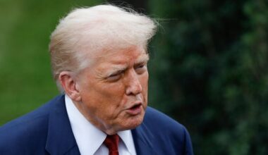 Donald Trump réitère sa menace d'augmenter la surtaxe sur les produits indiens en raison des achats de pétrole russe