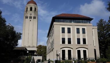 A l'université américaine Stanford, les coupes de Donald Trump provoquent la suppression de plus de 360 postes