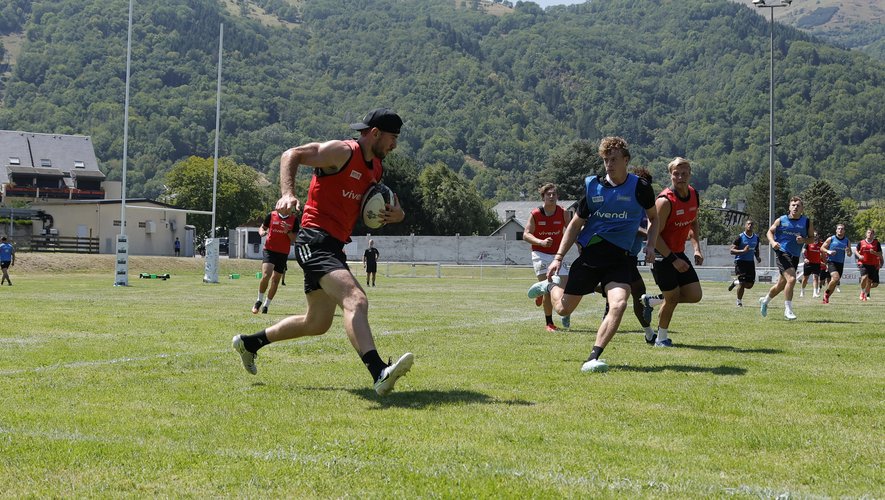 Pro D2 - Reportage. "Du rythme, toujours plus de rythme" : entre sueur et rires, Brive se soude à la montagne