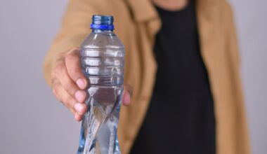 Pourquoi il ne faut pas boire l’eau de cette bouteille qui traîne dans votre voiture
