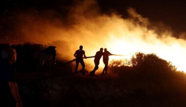 le corps d'un homme retrouvé après un incendie près d'Athènes