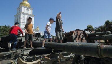 Guerre en Ukraine : Triés par âge, sexe, couleur des yeux… Des enfants ukrainiens enlevés par la Russie mis à l’adoption sur un "catalogue en ligne effrayant"