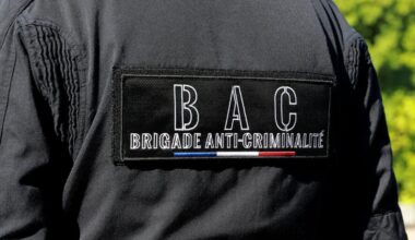 un adolescent de 17 ans tué par une voiture de police lors d'une course poursuite