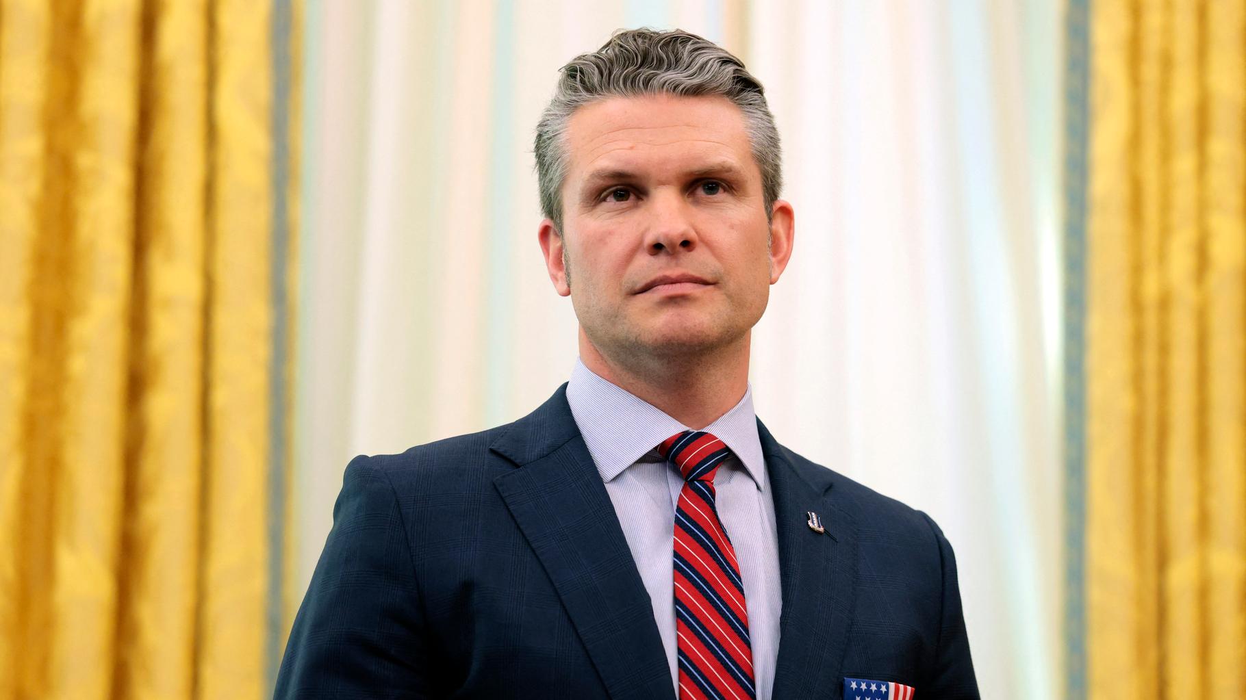 Retirer le droit de vote aux femmes ? Hegseth, le secrétaire à la défense américain, partage une vidéo qui le prône