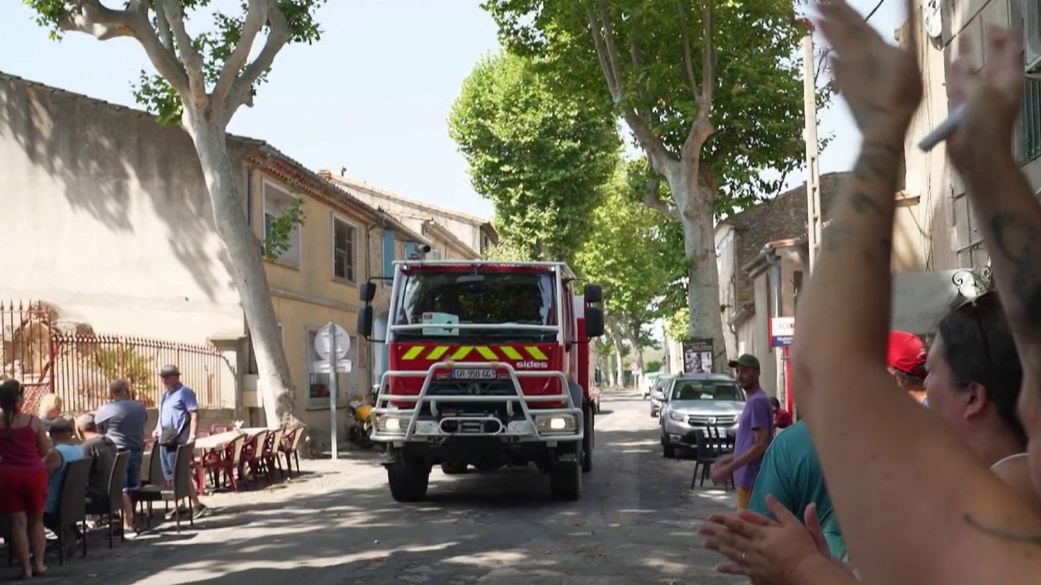 les sapeurs-pompiers reçus en héros