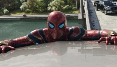 Sur le tournage de Spider-Man, Tom Holland se régale avec sa nouvelle force surhumaine