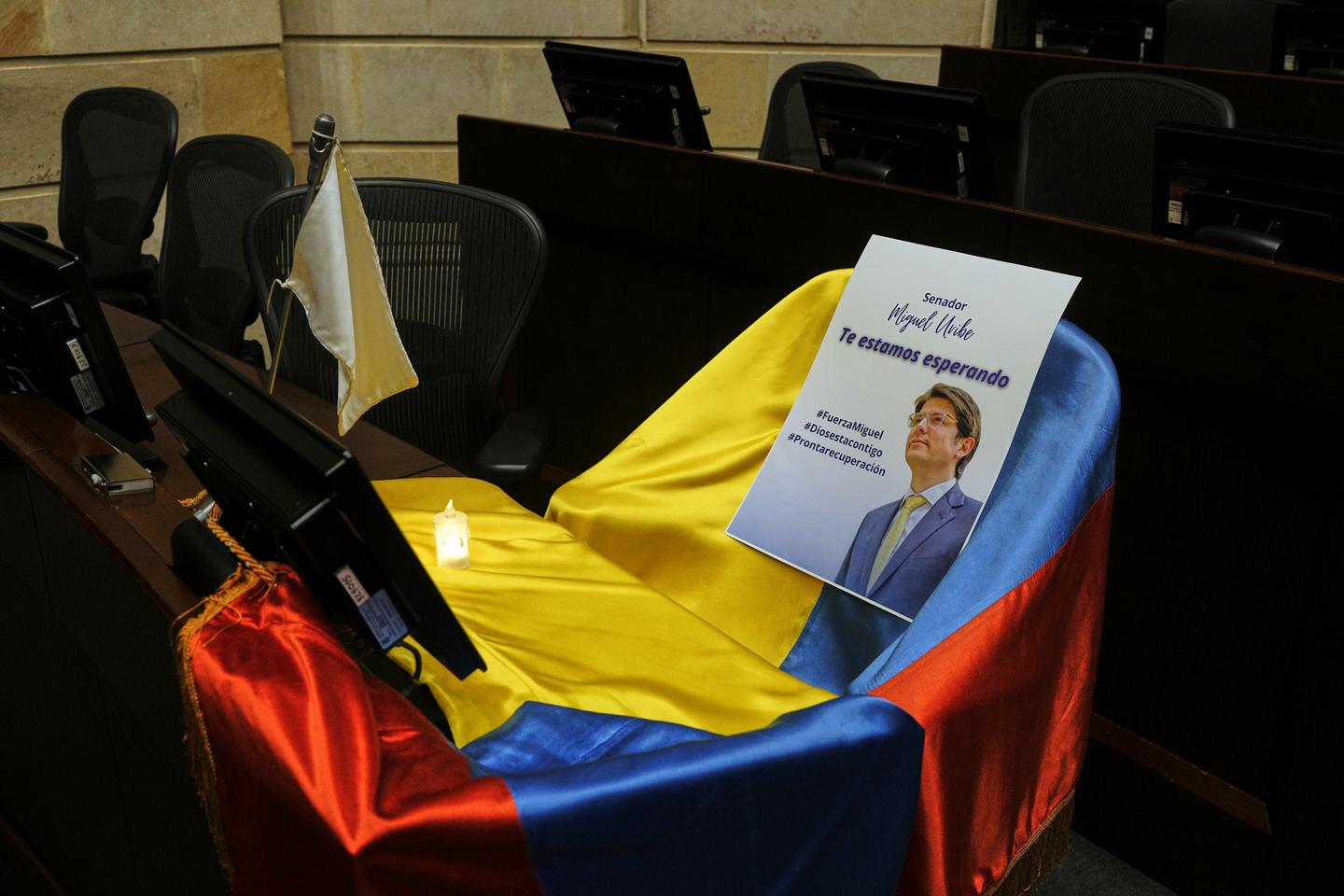 Miguel Uribe, candidat à la présidentielle blessé par balle en juin, est mort
