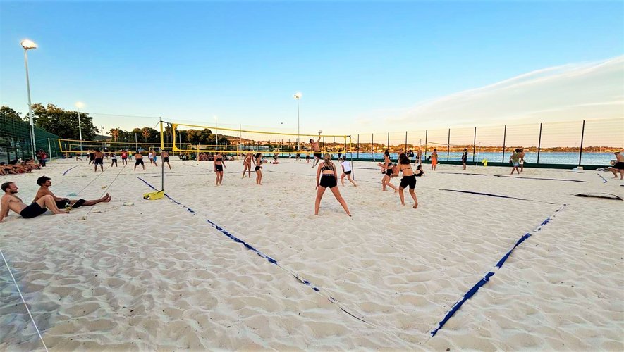 Beach-volley : à Balaruc, le Réal Corniche met les pieds dans le sable
