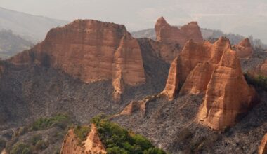 Le site espagnol de Las Médulas classé par l’Unesco ravagé en partie par le feu, des images déchirantes