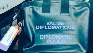 Acheminement des valises diplomatiques : l’Algérie rejette catégoriquement les mesures prises par Paris