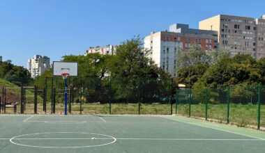 "J'envie les Bretons" : la canicule difficilement supportable dans les quartiers à Grenoble