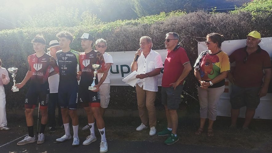 "Nous sommes partis à 3 et arrivés à 3" : un trio de cousins vainqueurs du 66e grand prix cycliste de Biran