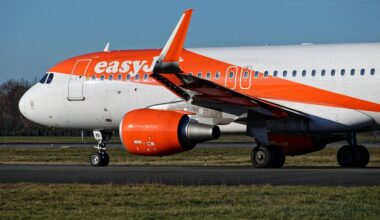 Frayeur dans cet avion pour Paris : alors qu’il s’apprêtait à décoller, un autre appareil le percute sur la piste