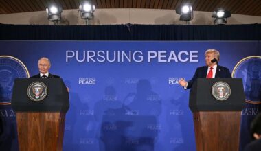 Sommet Trump-Poutine : le président russe espère que "l’entente" conclue avec Trump apportera "la paix en Ukraine" et invite son homologue à Moscou