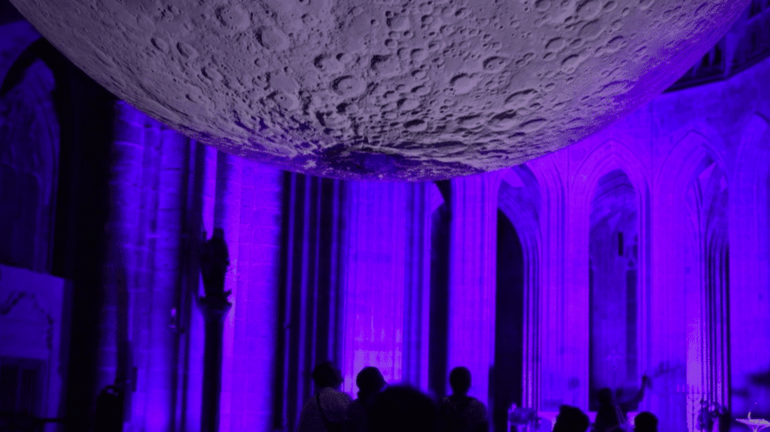 la féerie nocturne de l'abbaye du Mont-Saint-Michel