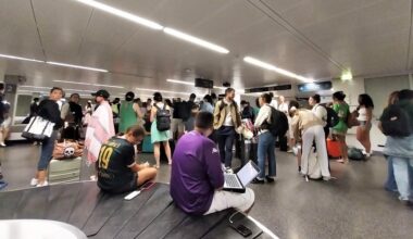 "Le pilote a dû remettre les gaz à deux reprises" : leur avion en provenance de Sicile détourné vers Bordeaux, des dizaines de passagers en galère