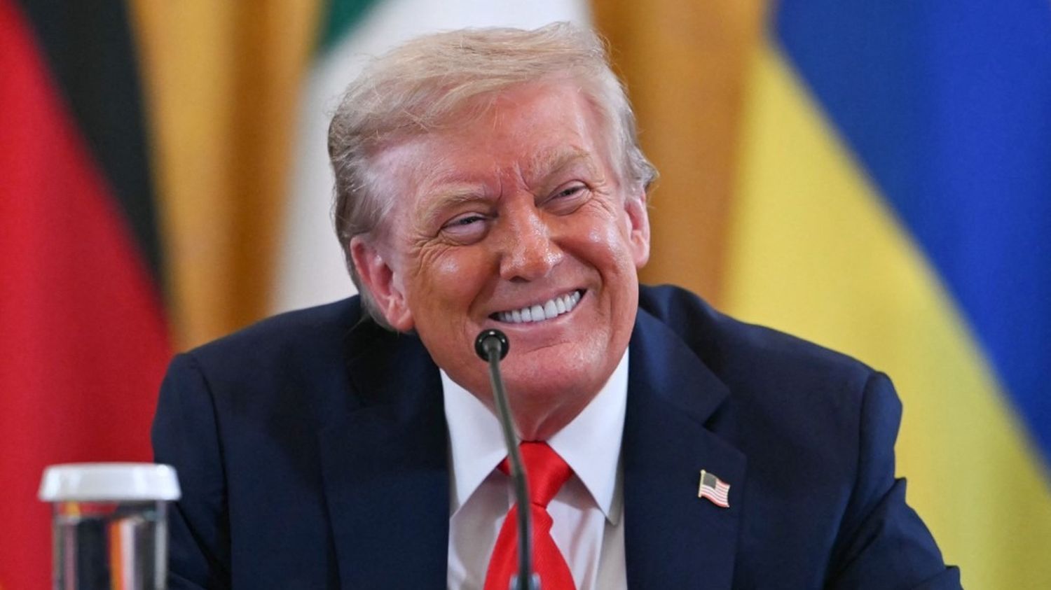 Donald Trump annonce qu'il a "commencé les préparatifs" d'une rencontre entre Vladimir Poutine et Volodymyr Zelensky