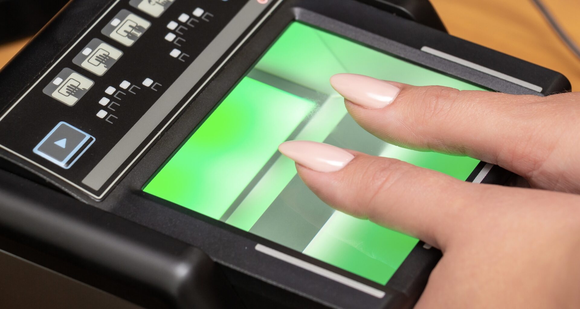 Les Canadiens Seront Soumis À La Prise D’empreintes En Europe Dès Octobre