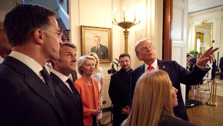 Guerre en Ukraine : Trump veut négocier, l’Europe prépare des sanctions… quels scénarios après le sommet de Washington ?