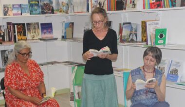 Mazamet. Claire Scure livre son histoire devant des lecteurs