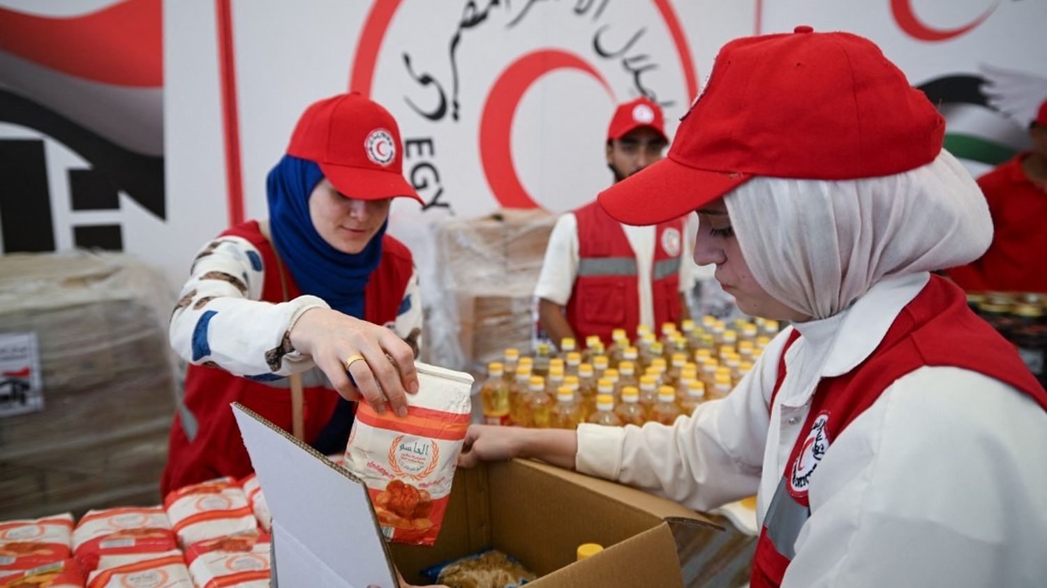 en Egypte, le Croissant-Rouge déplore les contrôles stricts de ses camions humanitaires vers Gaza