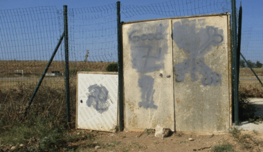 "Une offense à la mémoire des victimes" : des tags nazis découverts sur une aire d’accueil de gens du voyage près de Montpellier