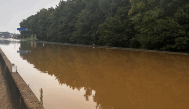 les images de l’autoroute A11 inondée et coupée dans les deux sens à cause des fortes pluies