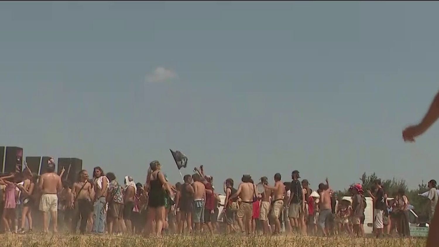 Un participant à une rave-party illégale en Isère condamné à un an de prison avec sursis pour violences sur un gendarme